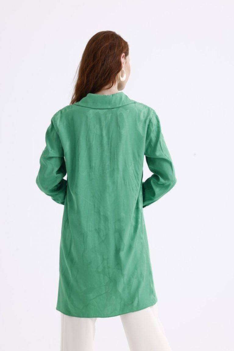 Mizalle Yeşil Jakarlı Arkası Uzun Rahat Kesim Tunik - Mizalle