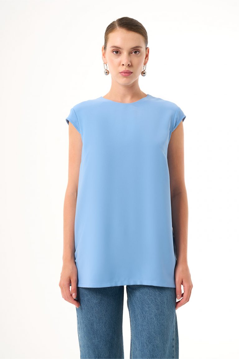 Mizalle Ay Kollu İnce Krep Açık Mavi Yuvarlak Yaka Bluz - Mizalle