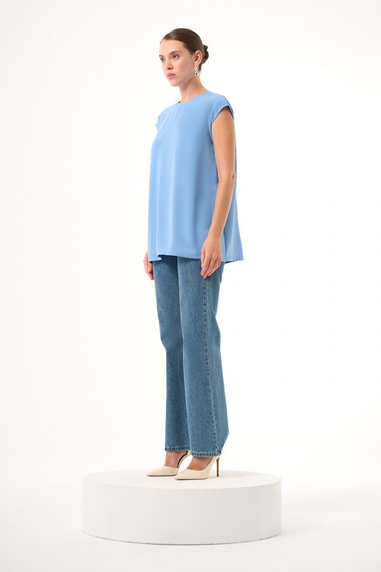 Mizalle Ay Kollu İnce Krep Açık Mavi Yuvarlak Yaka Bluz - Mizalle