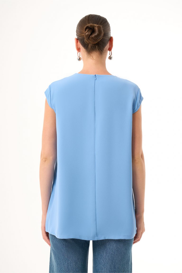 Mizalle Ay Kollu İnce Krep Açık Mavi Yuvarlak Yaka Bluz - Mizalle