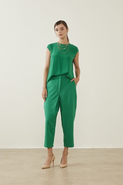 Mizalle - Mizalle Ay Kollu İnce Krep Zümrüt Yeşili Yuvarlak Yaka Bluz