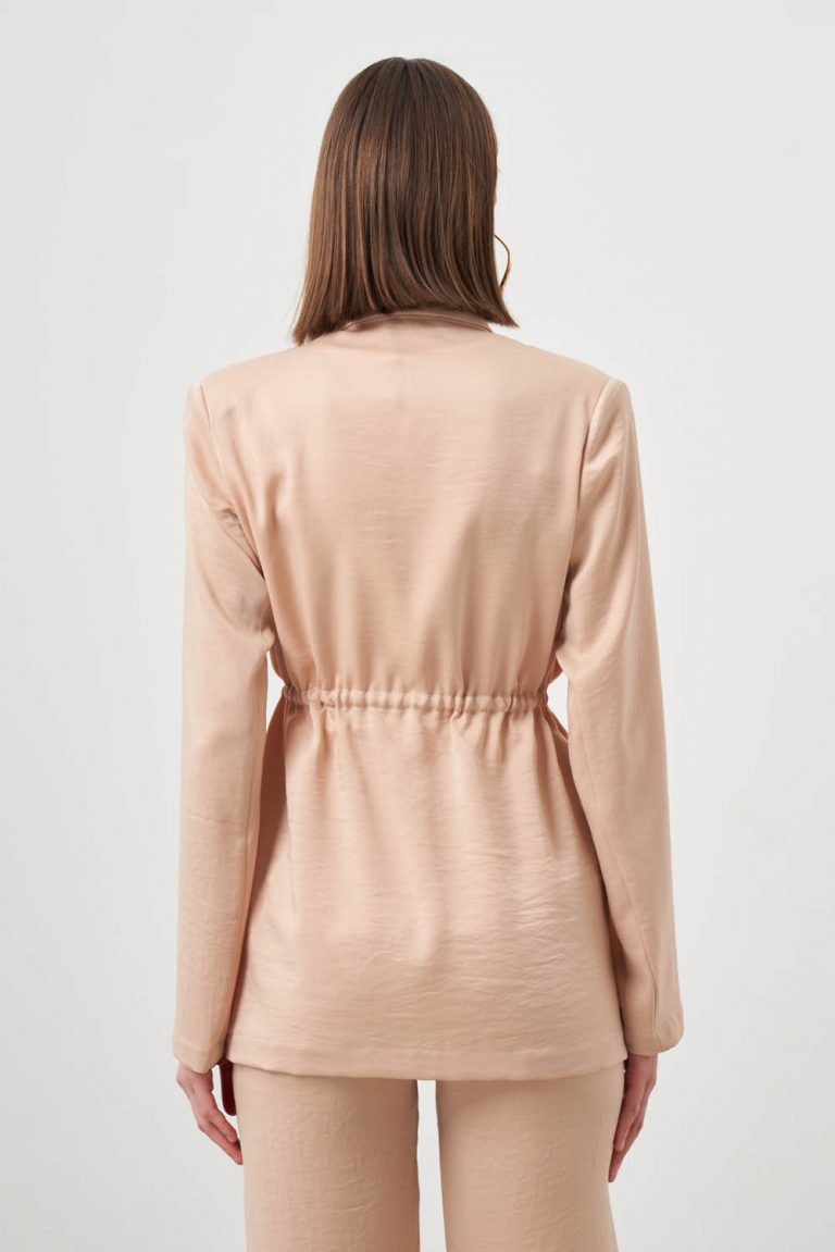Mizalle Büzgülü İp Detaylı Bej Rengi Saten Ceket - Mizalle