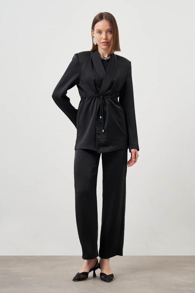 Mizalle Büzgülü İp Detaylı Siyah Saten Ceket - Mizalle