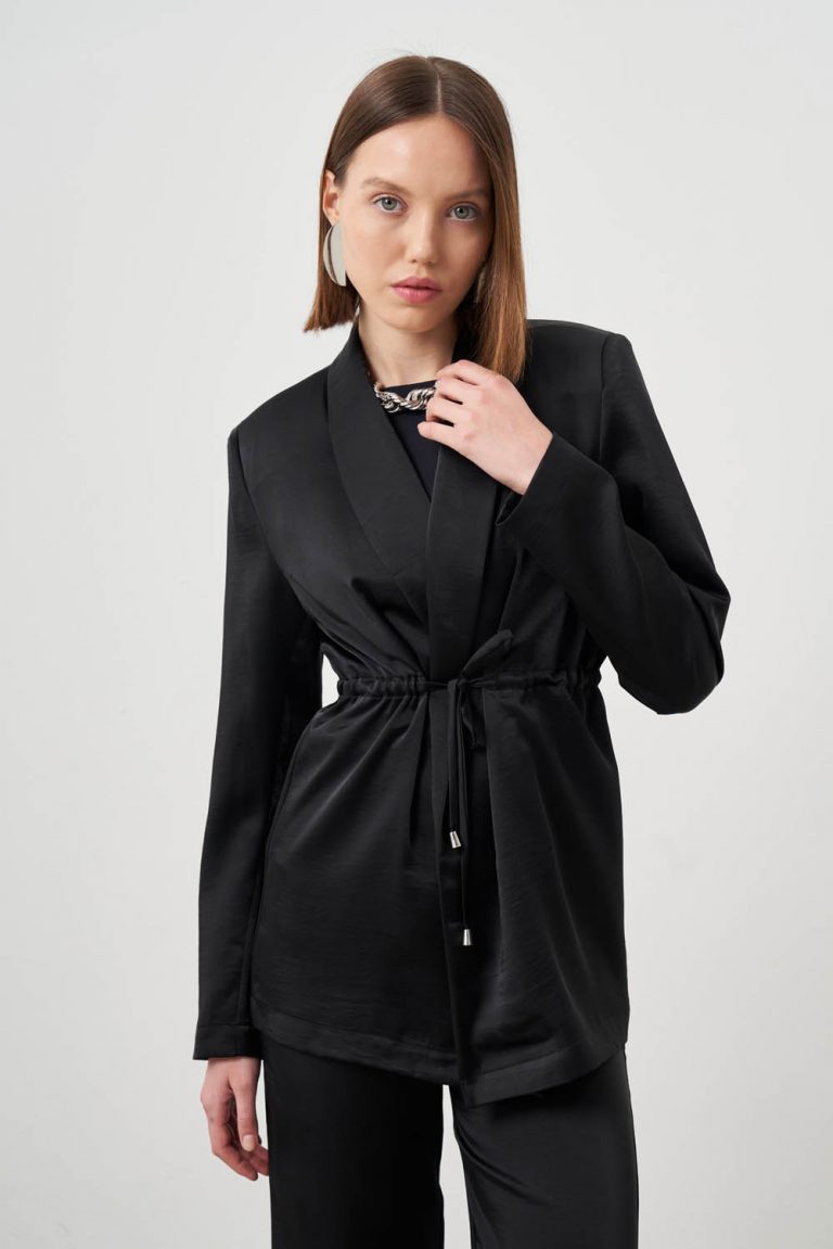 Mizalle Büzgülü İp Detaylı Siyah Saten Ceket - Mizalle
