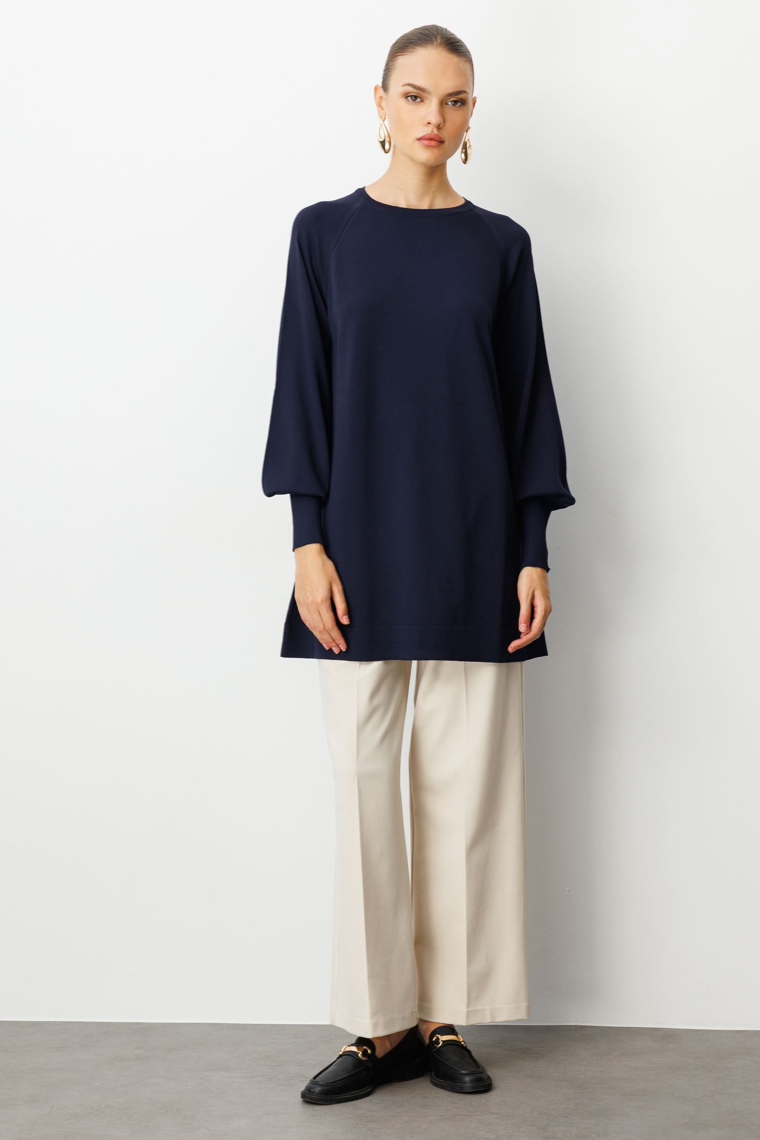 Mizalle Yuvarlak Yaka Balon Kollu Lacivert Rayon Tunik