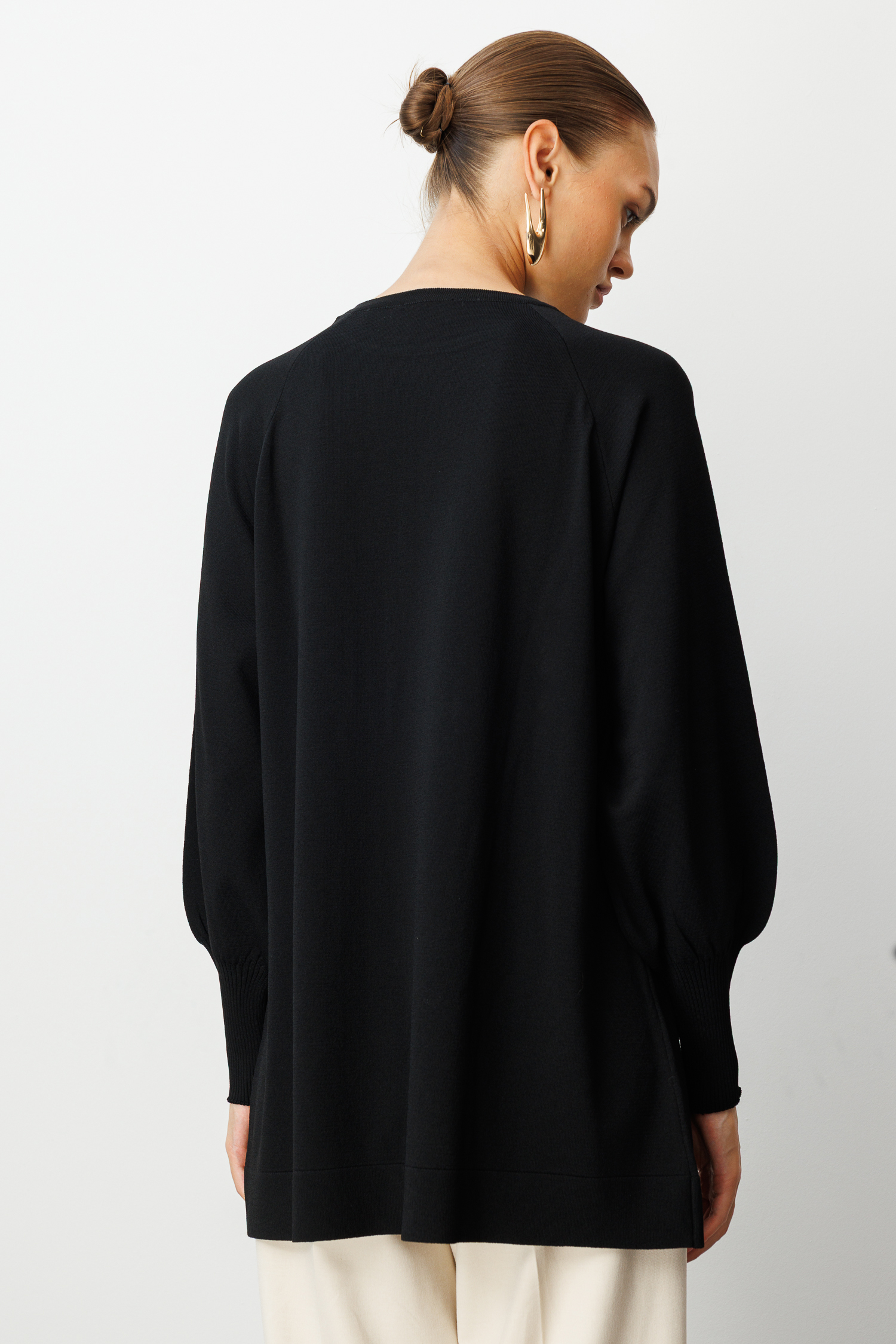 Mizalle Yuvarlak Yaka Balon Kollu Siyah Rayon Tunik