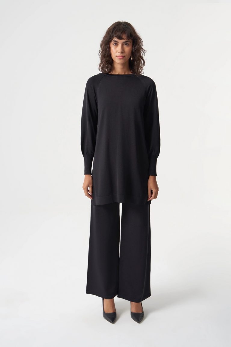 Mizalle Geniş Paça Rahat Kesimli Siyah Pantolon - Mizalle