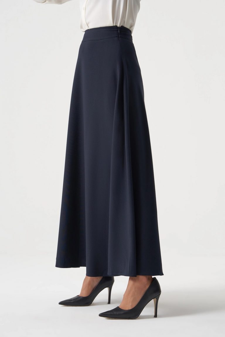 Mizalle Basic Uzun Kloş Lacivert Etek - Mizalle