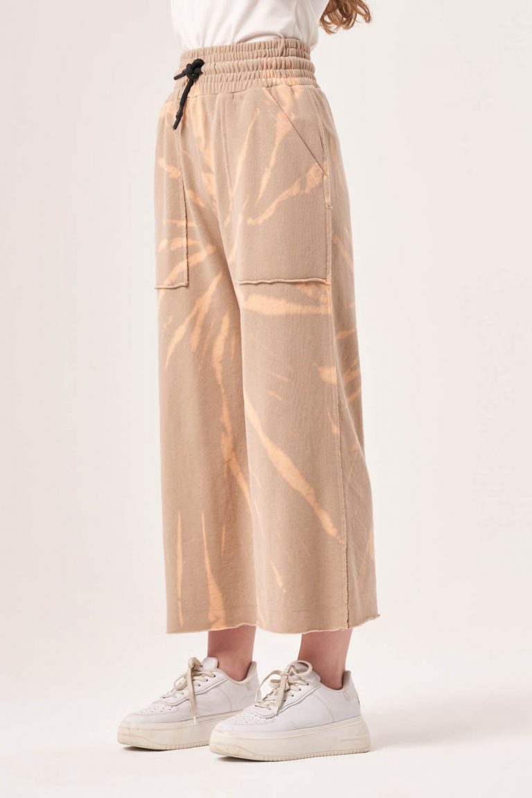 Mizalle Rahat Kesim Kesik Paça Geniş Cepli Bej Batik Renkli Jogger Pantolon - Mizalle