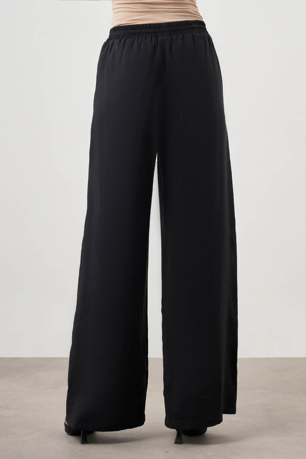 Mizalle Beli Bağcıklı Geniş Paça Modal Karışımlı Siyah Pantolon - 2