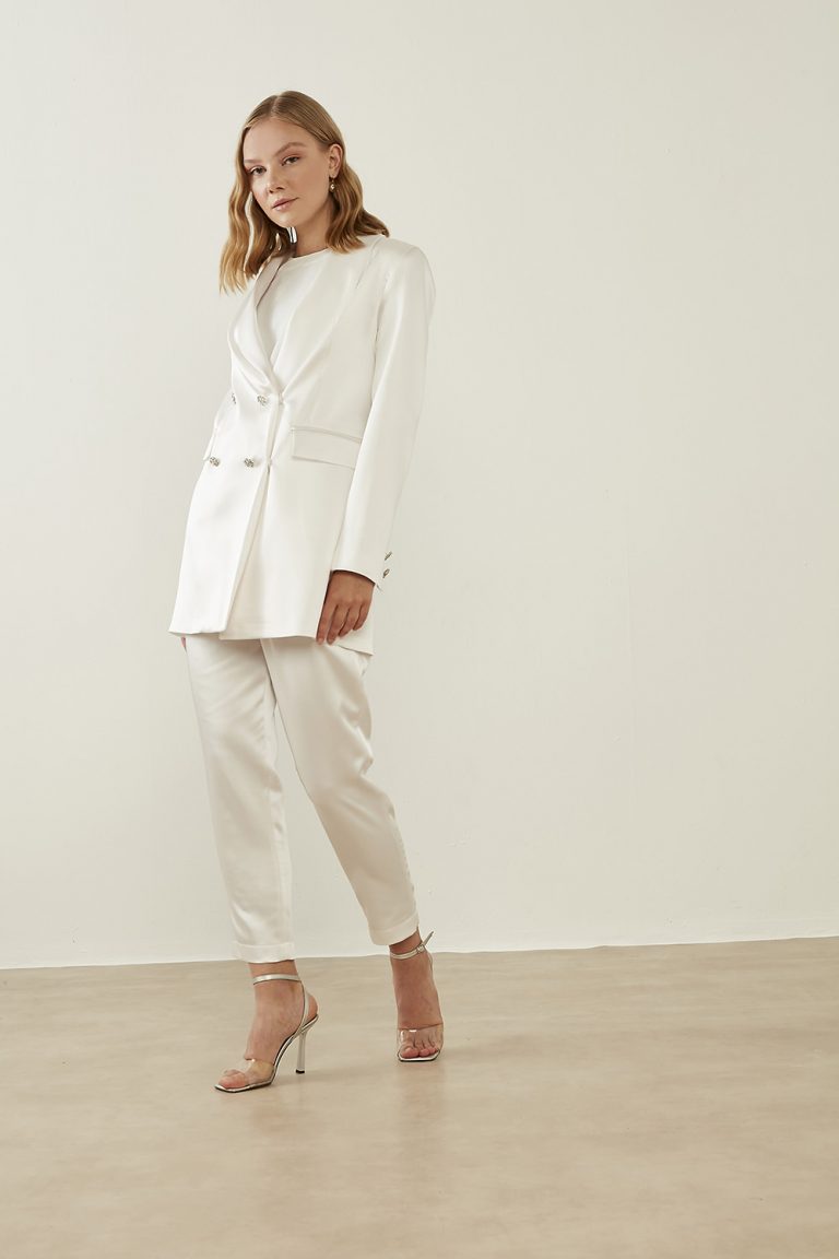 Mizalle Kısa Paça Beli Lastikli Ekru Şık Saten Pantolon - Mizalle