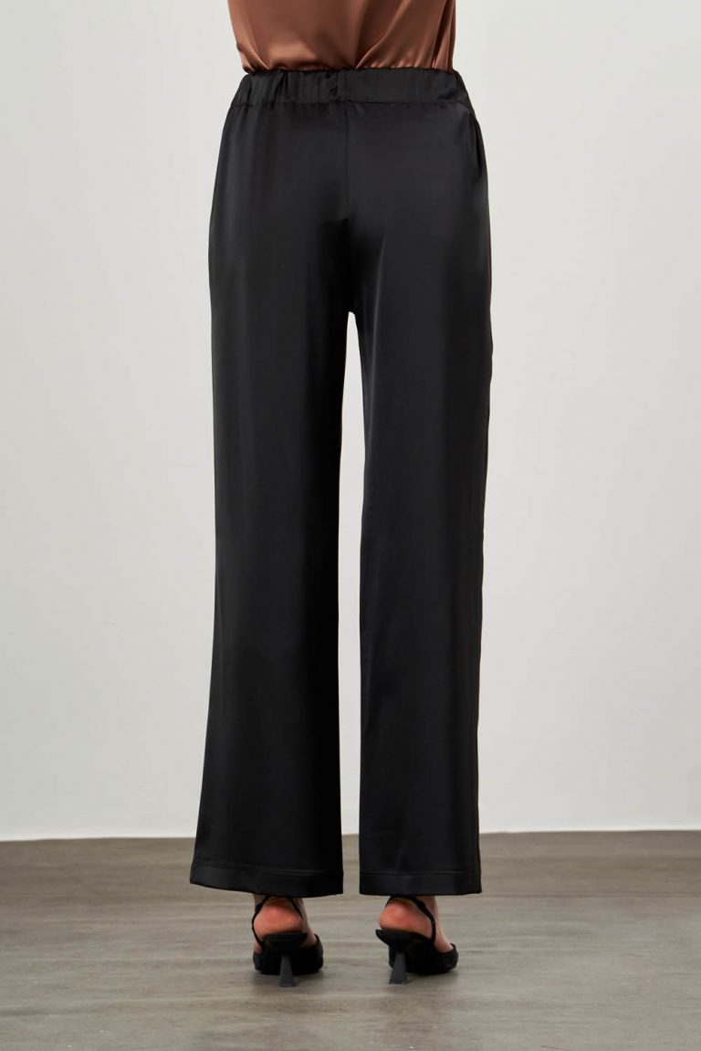 Mizalle Beli Lastikli Geniş Kesimli Siyah Saten Pantolon - Mizalle