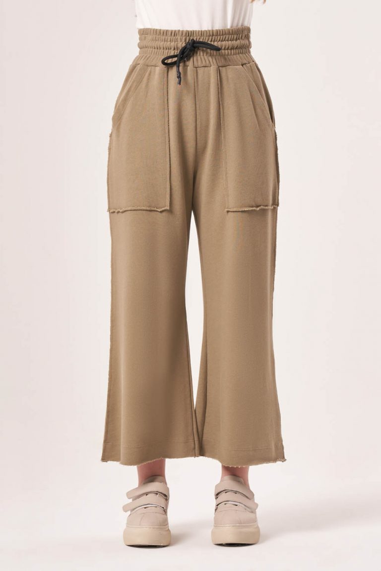 Mizalle Rahat Kesim Kesik Paça Geniş Cepli Yeşil Jogger Pantolon - Mizalle