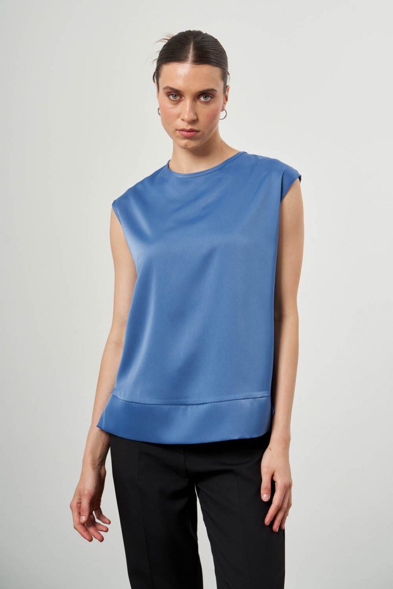 Mizalle Kolsuz Yuvarlak Yaka İndigo Mavi Saten Dökümlü Bluz - Mizalle