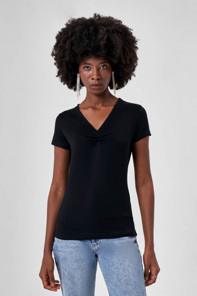 Mizalle Büzgülü V Yaka Basic Kısa Kollu Siyah Tişört - Mizalle