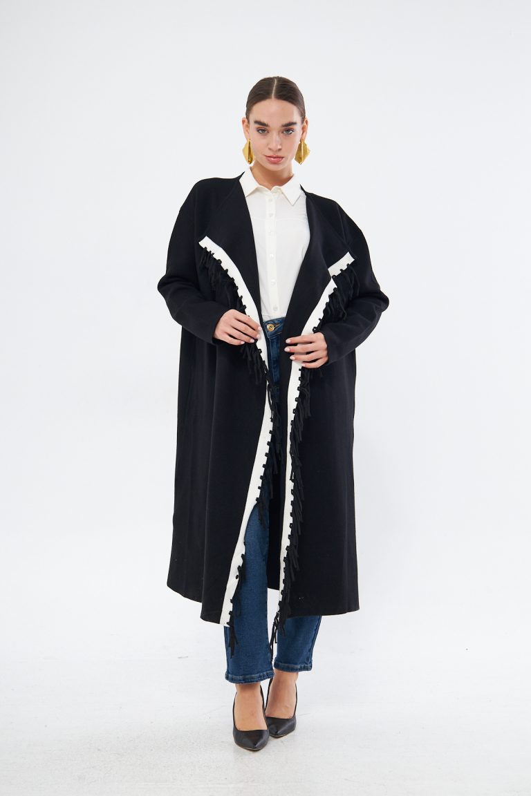 Mizalle Beyaz Örgü Detaylı Siyah Uzun Oversize Hırka - Mizalle