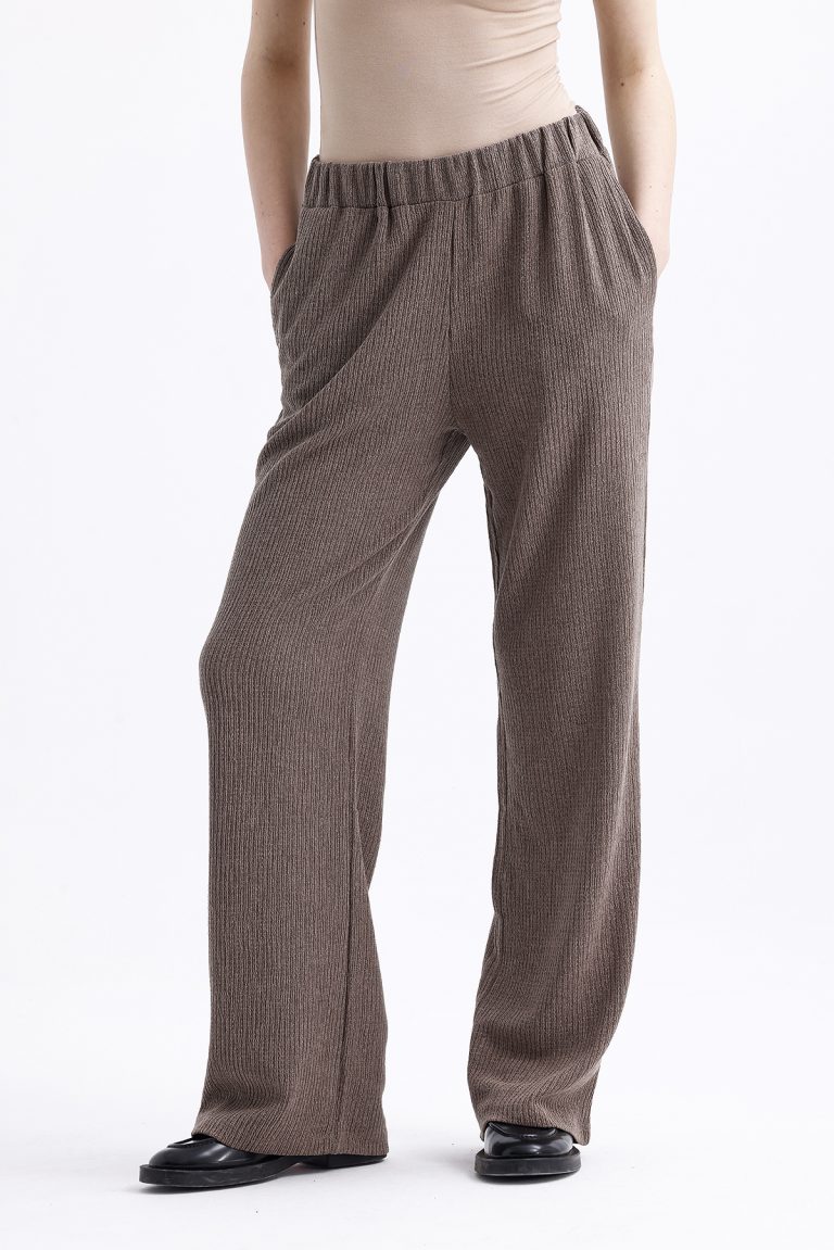 Mizalle Açık Kahverengi Rahat Kesim Pamuklu Beli Lastikli Pantolon - Mizalle