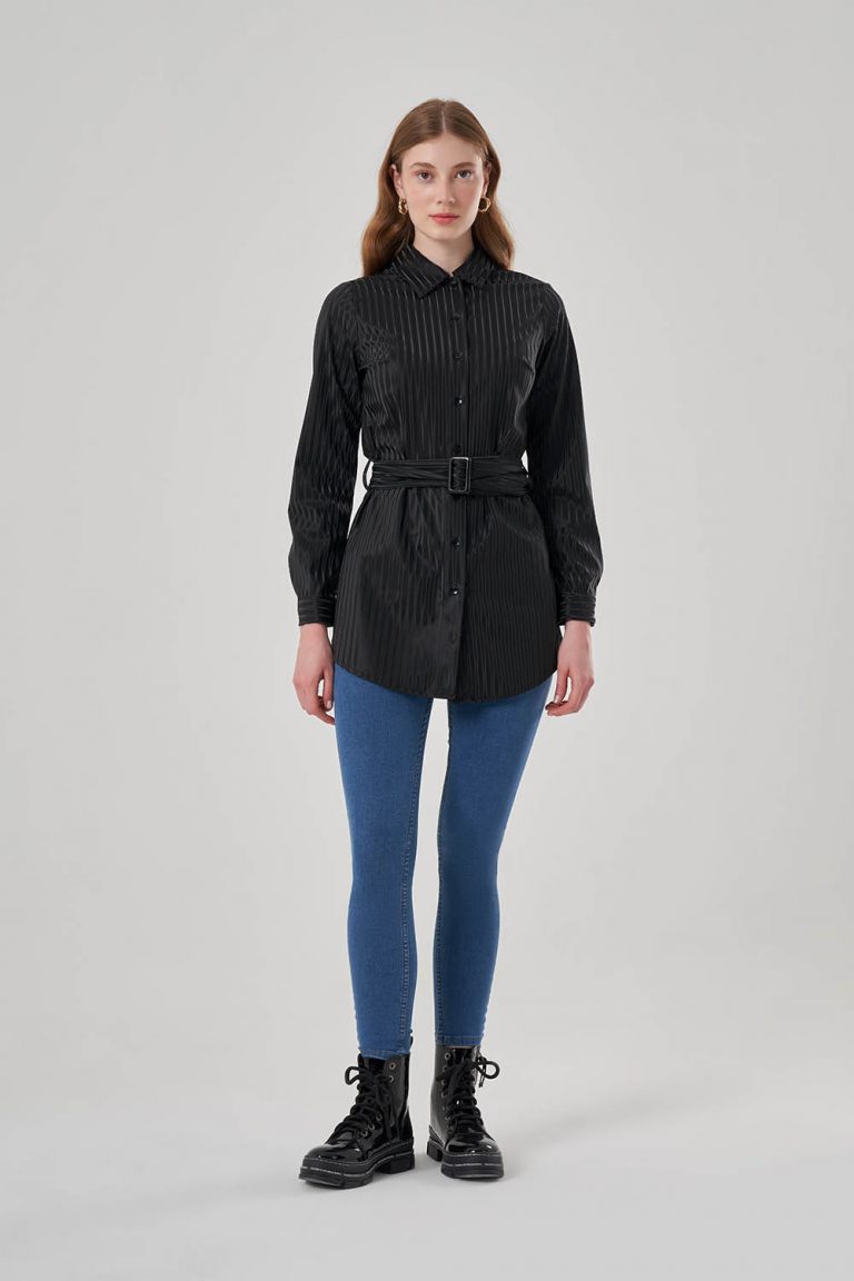 Mizalle Siyah Çizgili Deri Görünümlü Siyah Kemerli Tunik - Mizalle