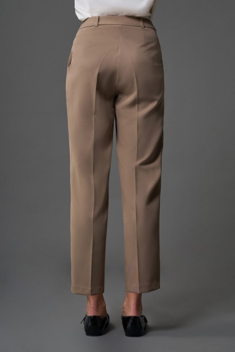 Mizalle Dar Paça Klasik Bej Rengi Kumaş Pantolon - Mizalle