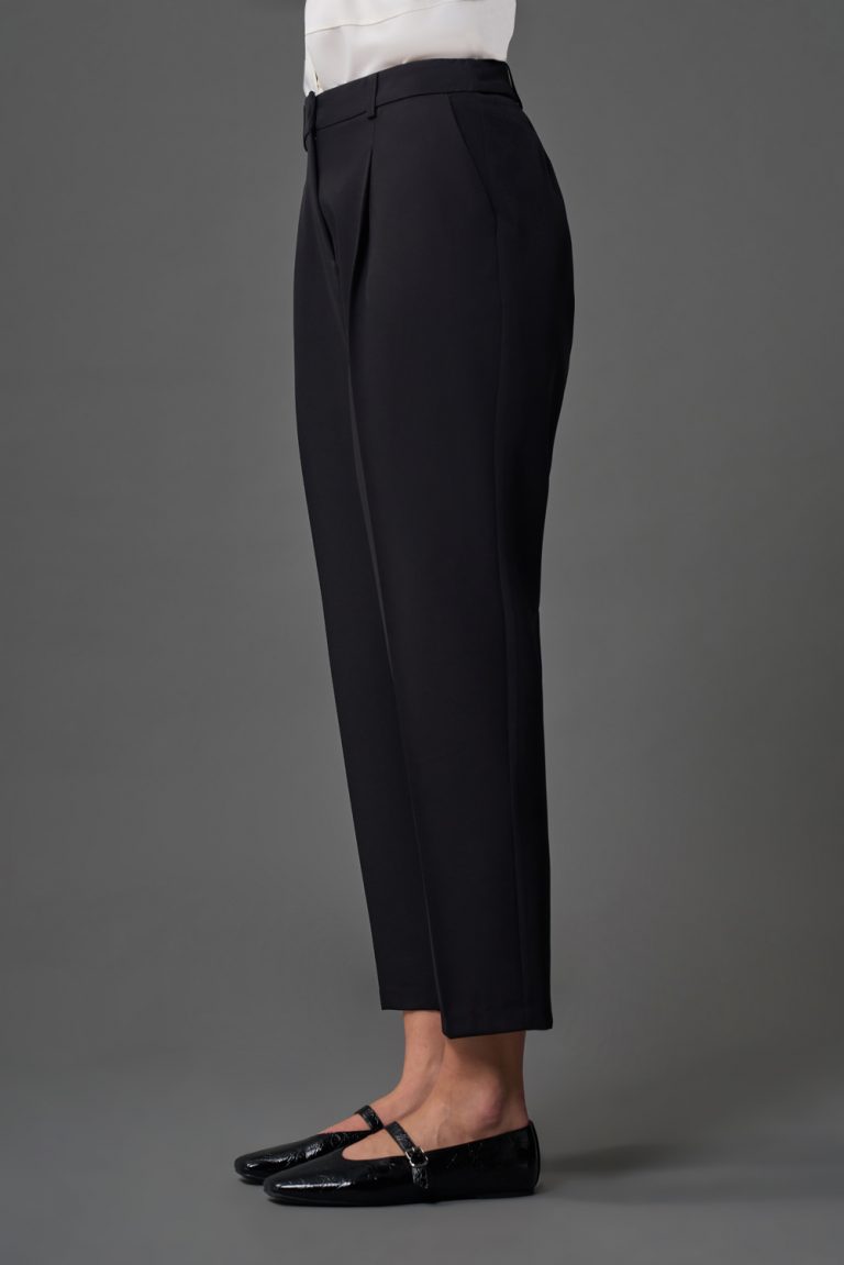 Mizalle Dar Paça Klasik Siyah Kumaş Pantolon - Mizalle