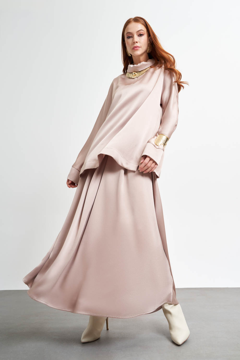 Mizalle Dik Degaje Yakalı Bej Rengi Saten Tunik - 3