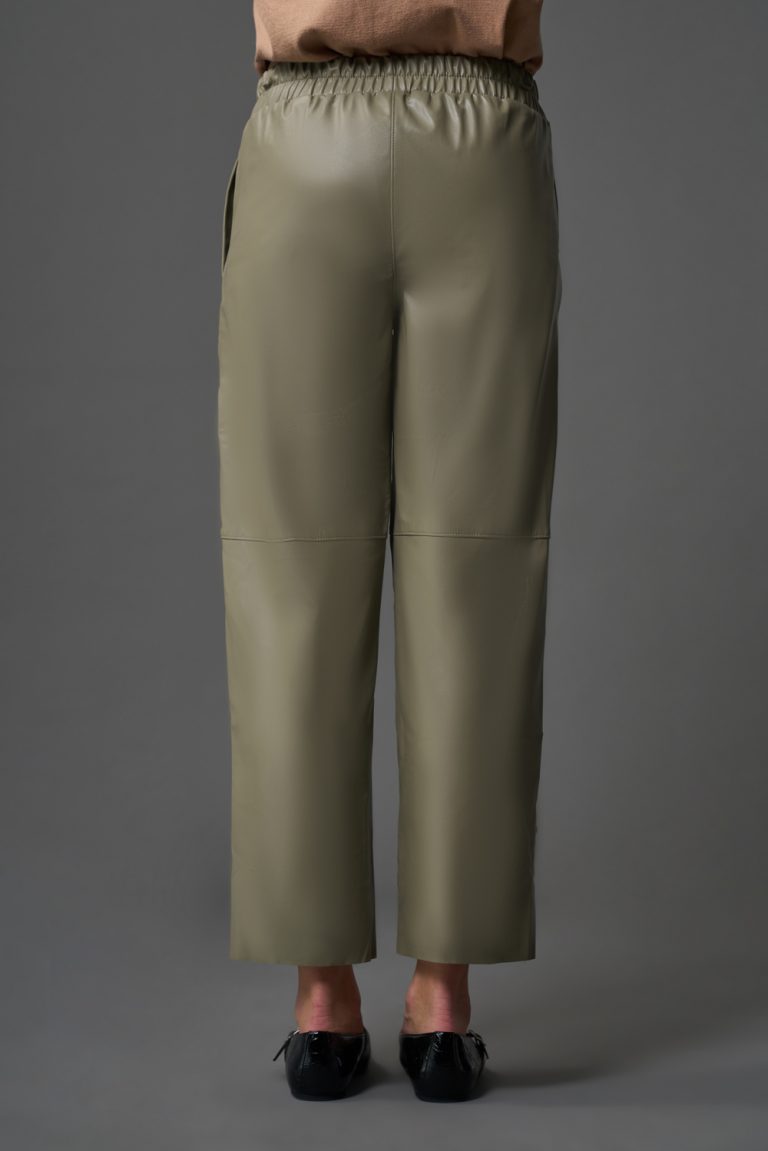 Mizalle Deri Görünümlü Yeşil Beli Lastikli Pantolon - Mizalle