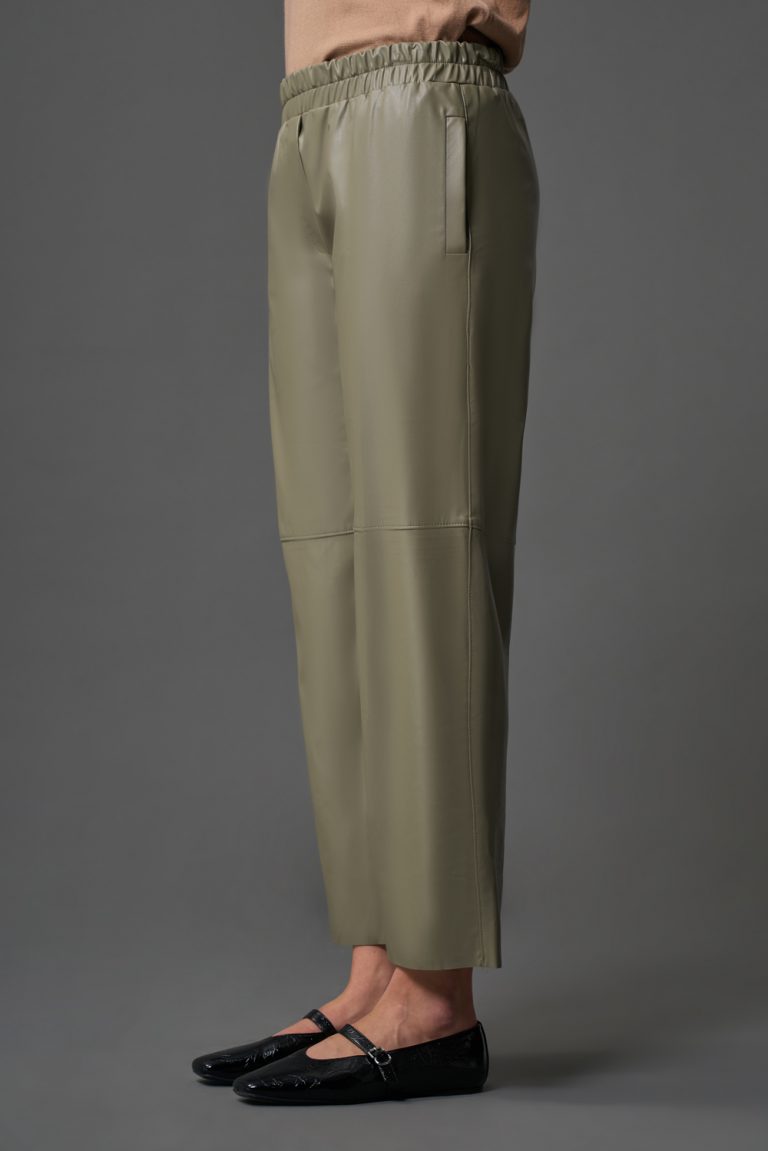 Mizalle Deri Görünümlü Yeşil Beli Lastikli Pantolon - Mizalle