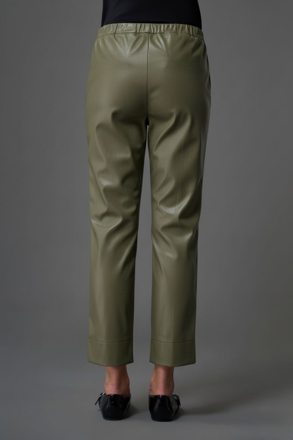 Mizalle Paça Detaylı Deri Görünümlü Haki Pantolon - Mizalle