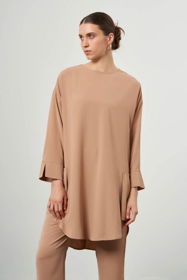 Mizalle Yuvarlak Yaka Cepli Rahat Kalıp Camel Tunik - Mizalle