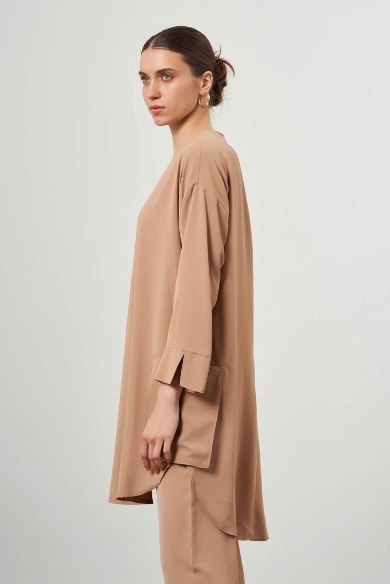 Mizalle Yuvarlak Yaka Cepli Rahat Kalıp Camel Tunik - Mizalle