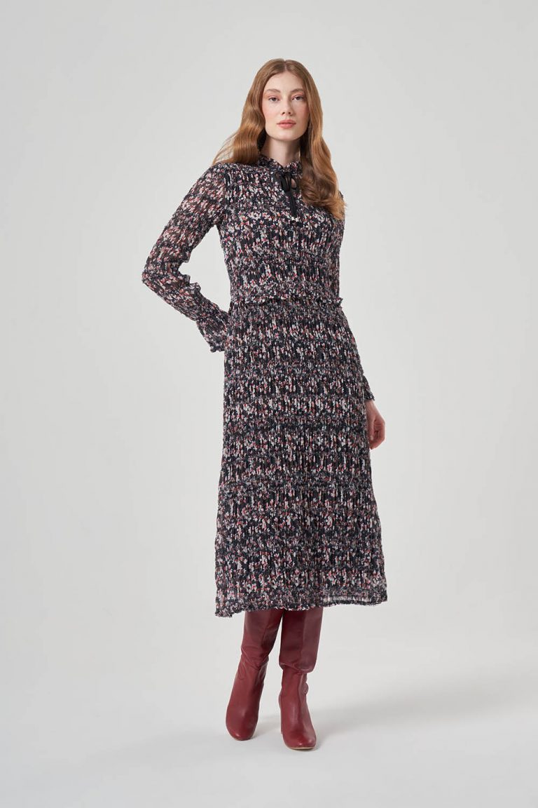 Mizalle Siyah Çiçek Desenli İnce Büzgülü Midi Elbise - Mizalle