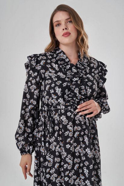 Mizalle Siyah Çiçek Desenli Uzun Büyük Beden Elbise - Mizalle