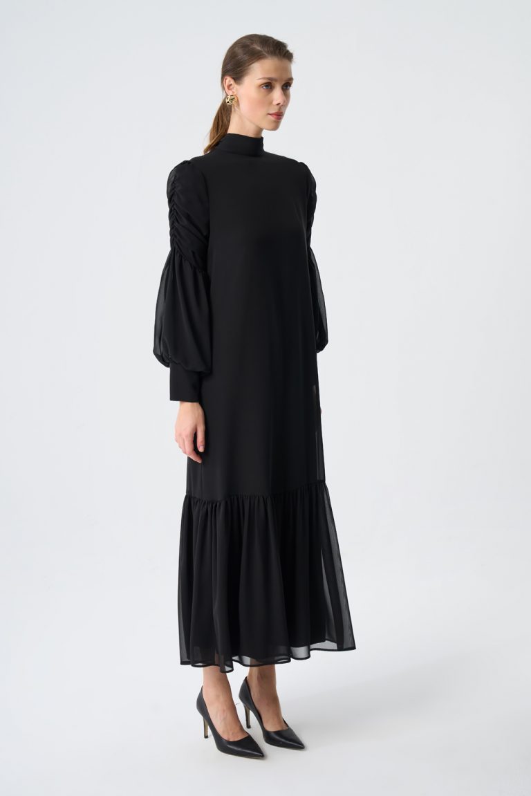 Mizalle Kolları Drapeli Etek Ucu Volanlı Siyah Maksi Şifon Elbise - Mizalle