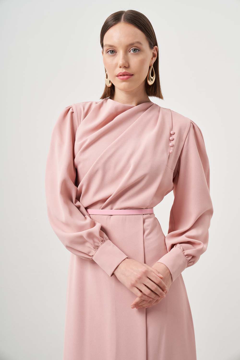 Mizalle Düğme Detaylı Pudra Pembe Krep Tesettür Abiye Elbise - 3