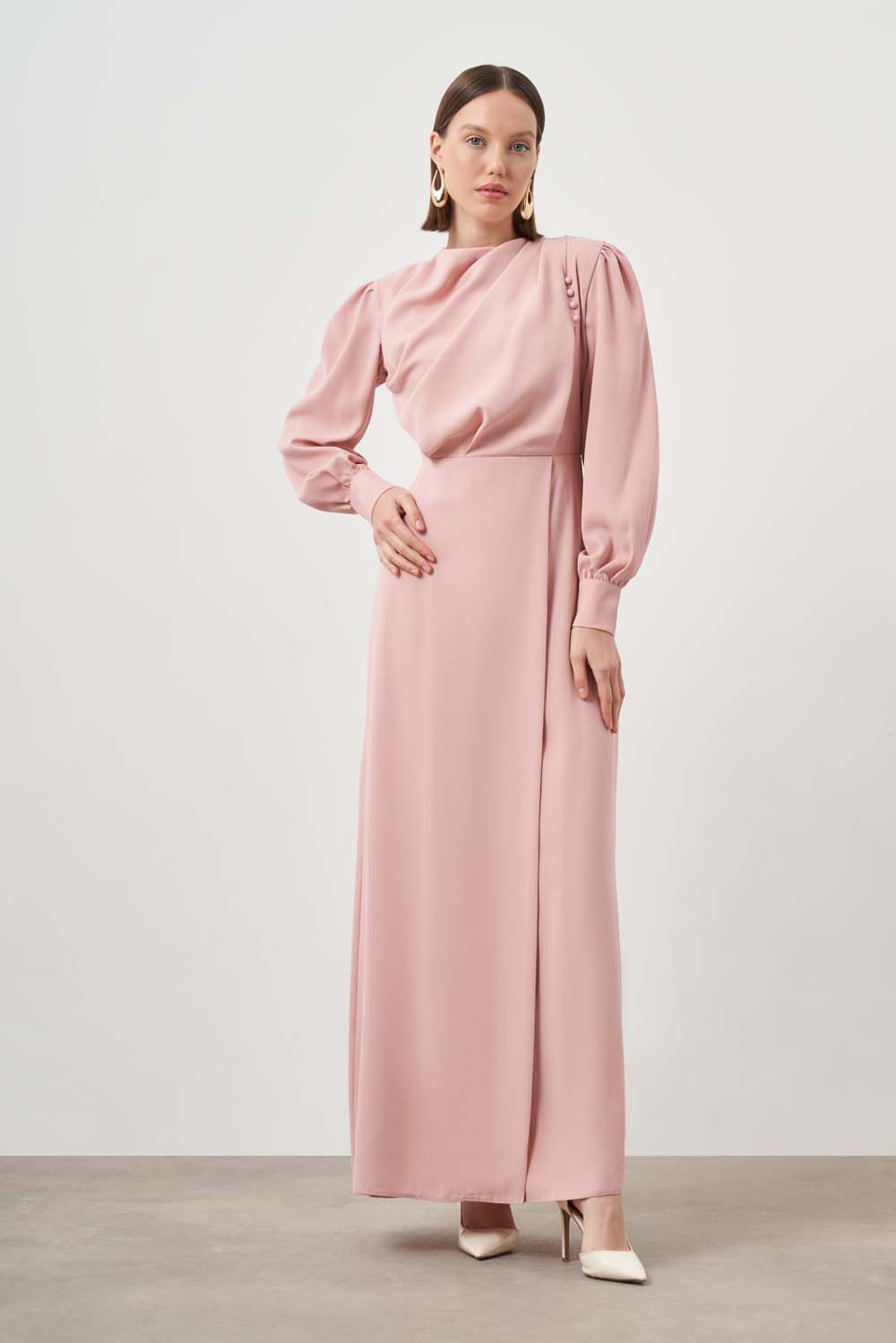 Mizalle Düğme Detaylı Pudra Pembe Krep Tesettür Abiye Elbise - 1