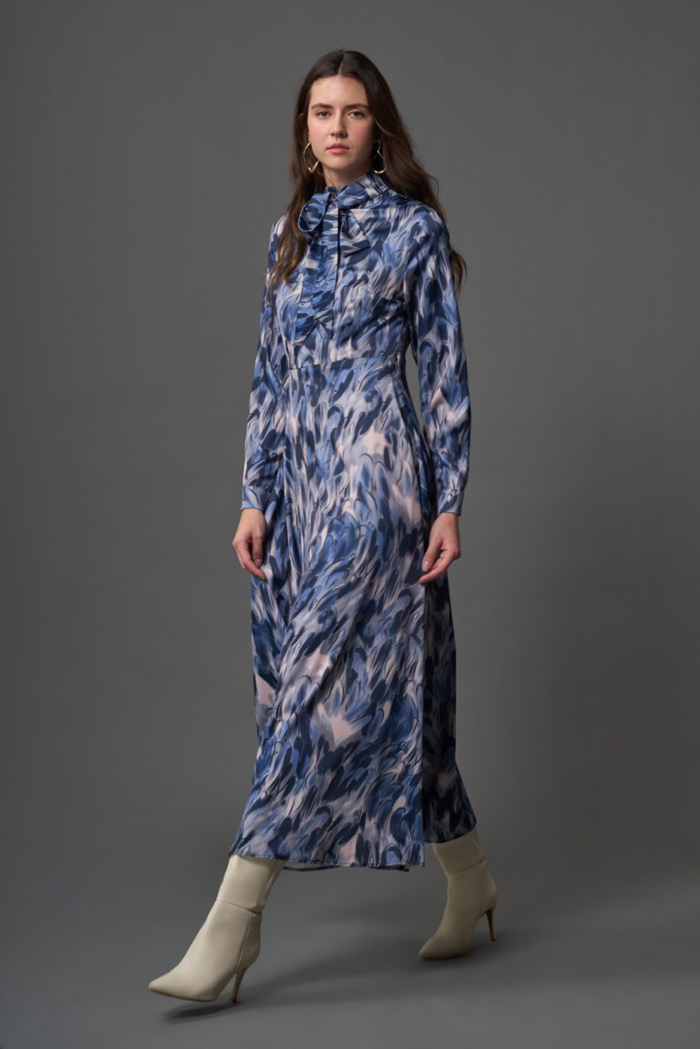 Mizalle Mavi Elips Desenli Fular Yaka Maksi Evaze Elbise - Mizalle