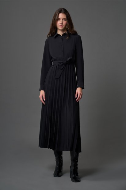 Mizalle Gömlek Yaka İnce Pliseli Etekli Maksi Siyah Elbise - Mizalle