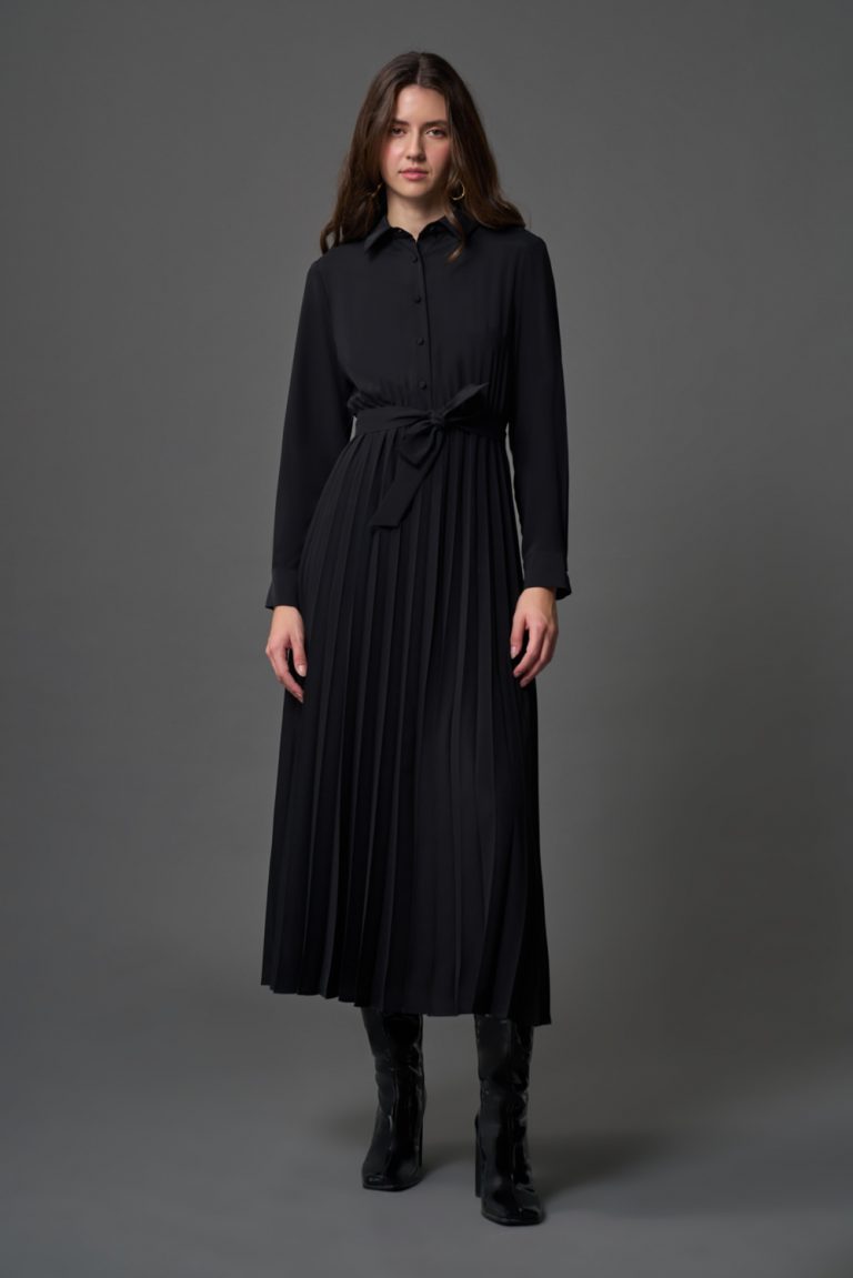 Mizalle Gömlek Yaka İnce Pliseli Etekli Maksi Siyah Elbise - Mizalle