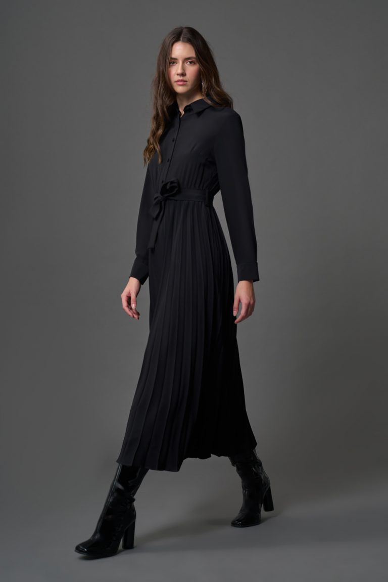 Mizalle Gömlek Yaka İnce Pliseli Etekli Maksi Siyah Elbise - Mizalle