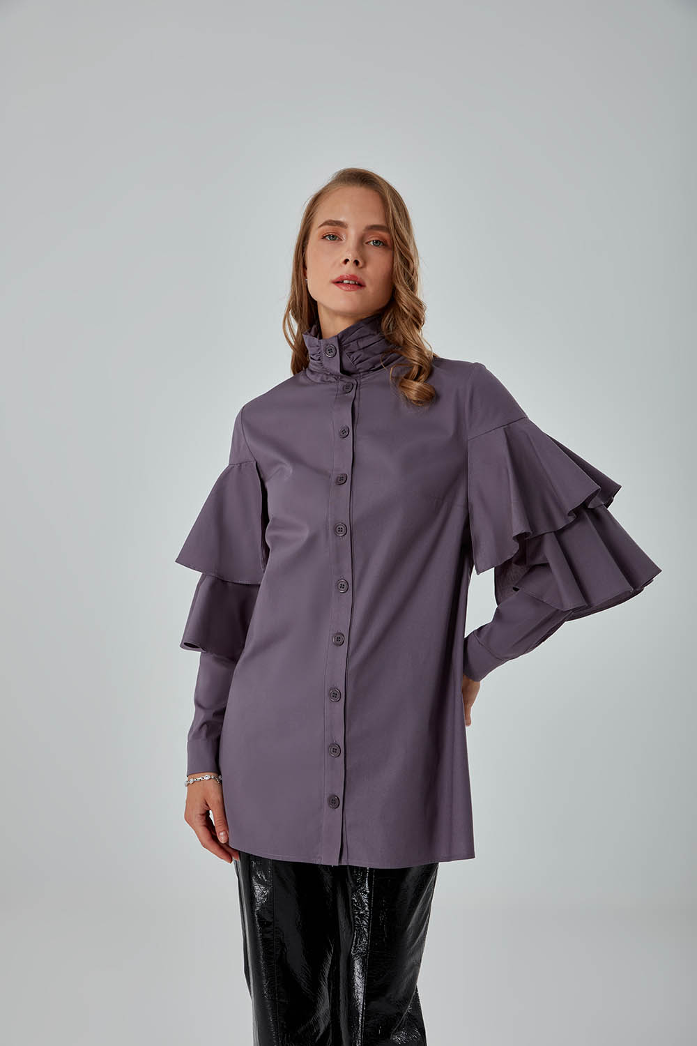 Mizalle - Mizalle Dik Yaka Çift Volanlı Kol Detaylı Gri Rahat Kesim Gömlek