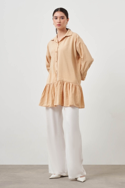 Mizalle - Mizalle Eteği Volanlı Bej Rengi Tunik