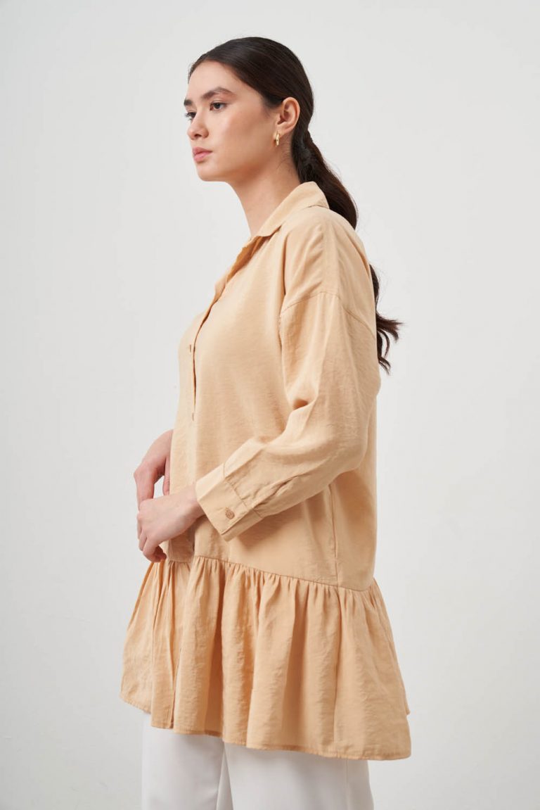 Mizalle Eteği Volanlı Bej Rengi Tunik - Mizalle