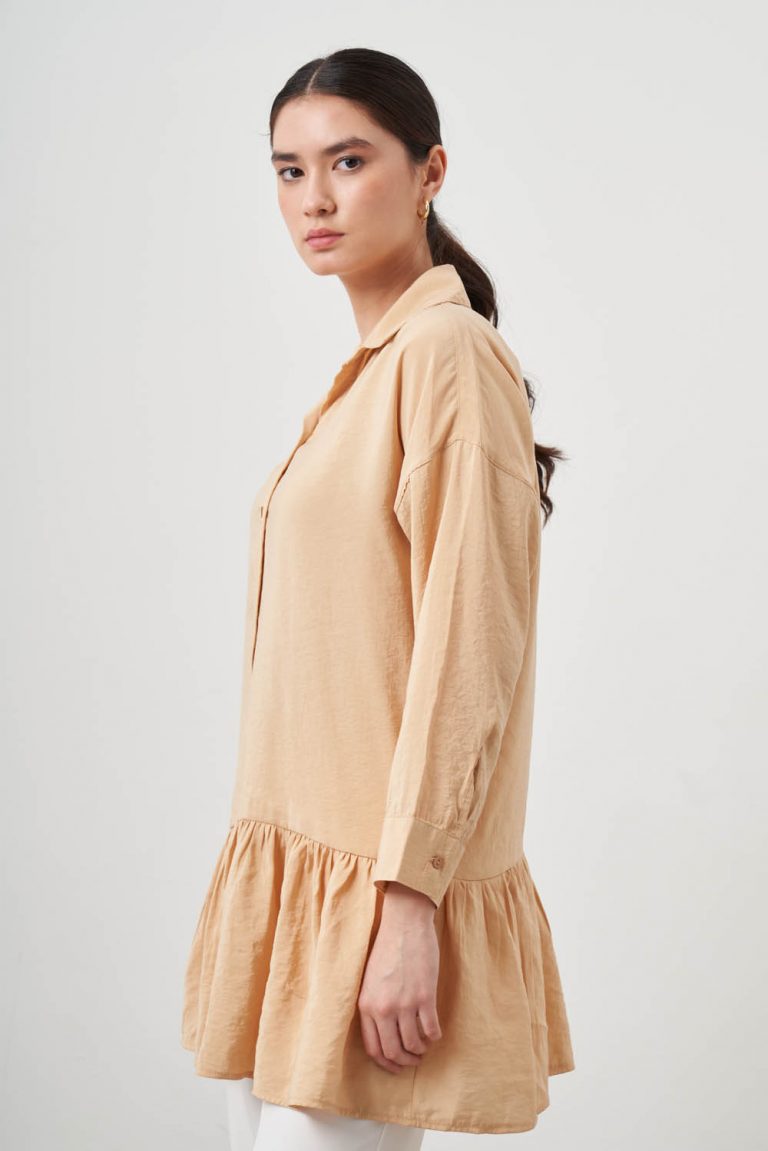 Mizalle Eteği Volanlı Bej Rengi Tunik - Mizalle