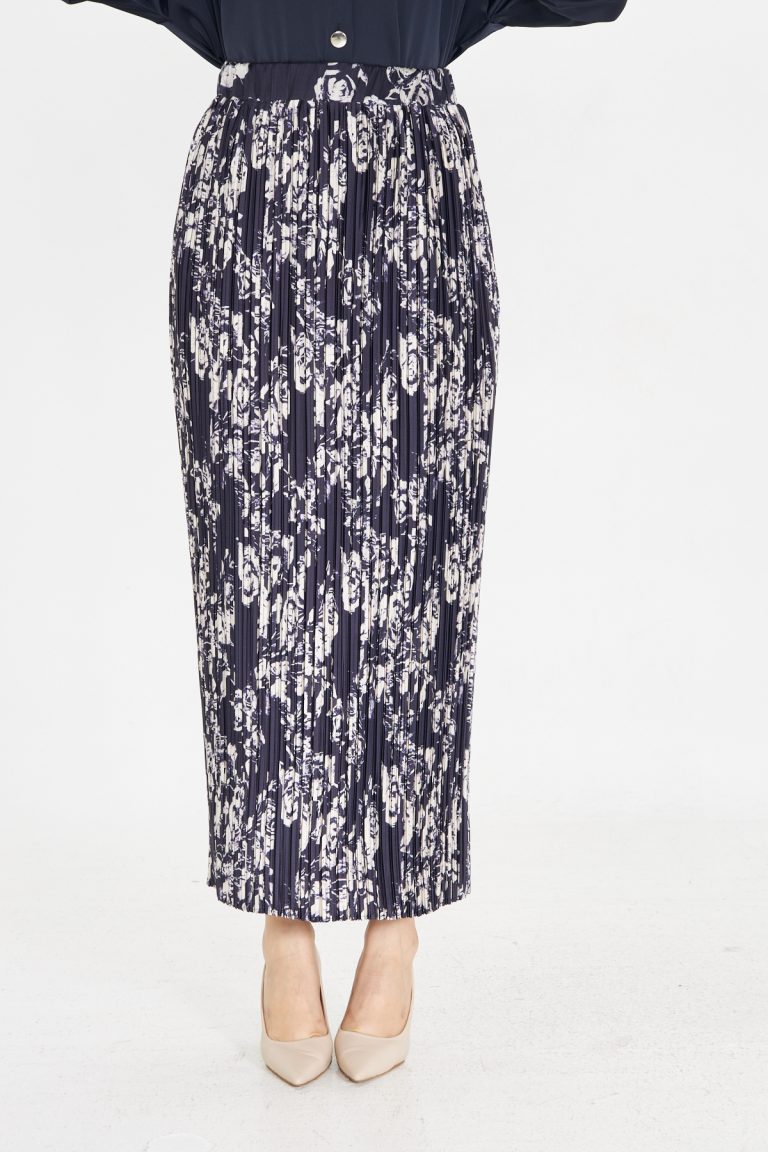 Mizalle Full İnce Piliseli Lacivert Desenli Uzun Etek - Mizalle