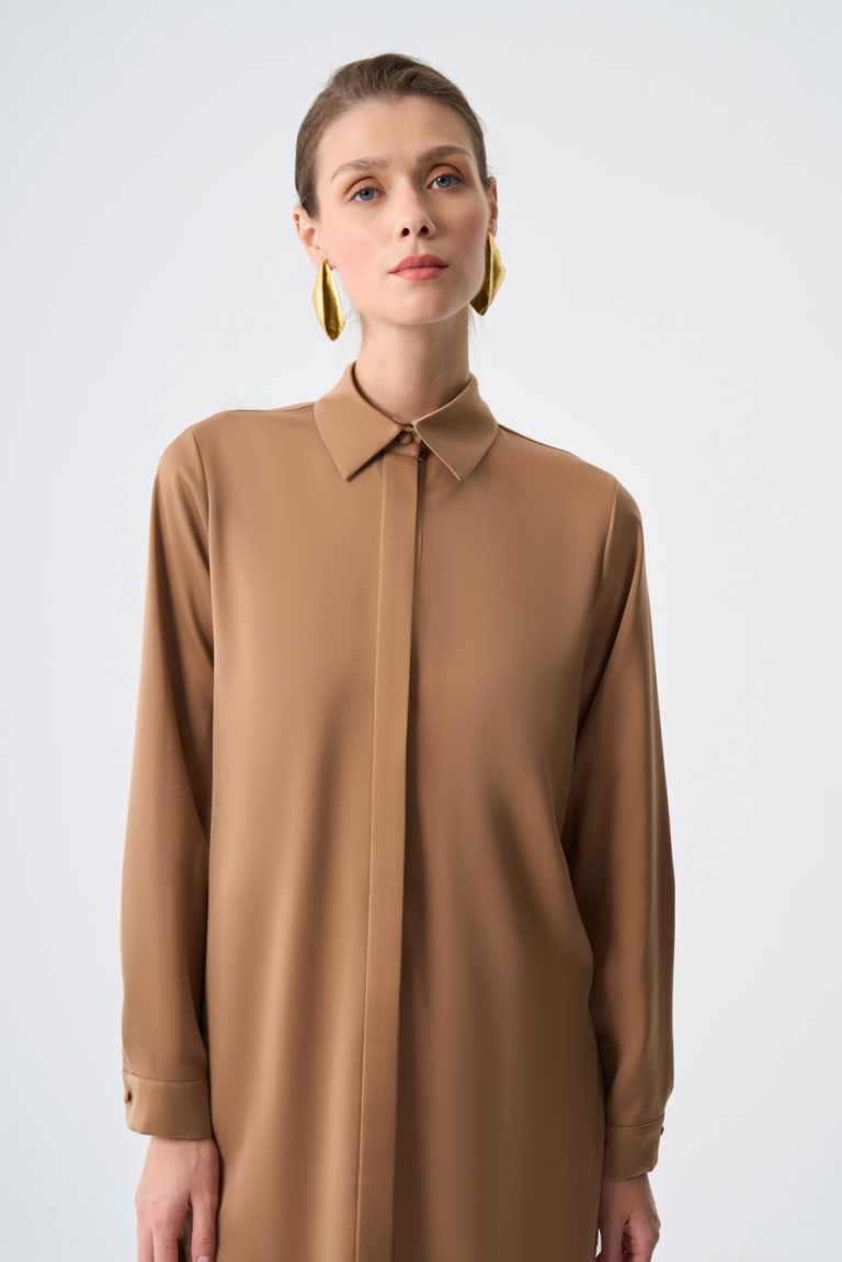 Mizalle Gizli Düğmeli Kahverengi Saten Tunik - Mizalle