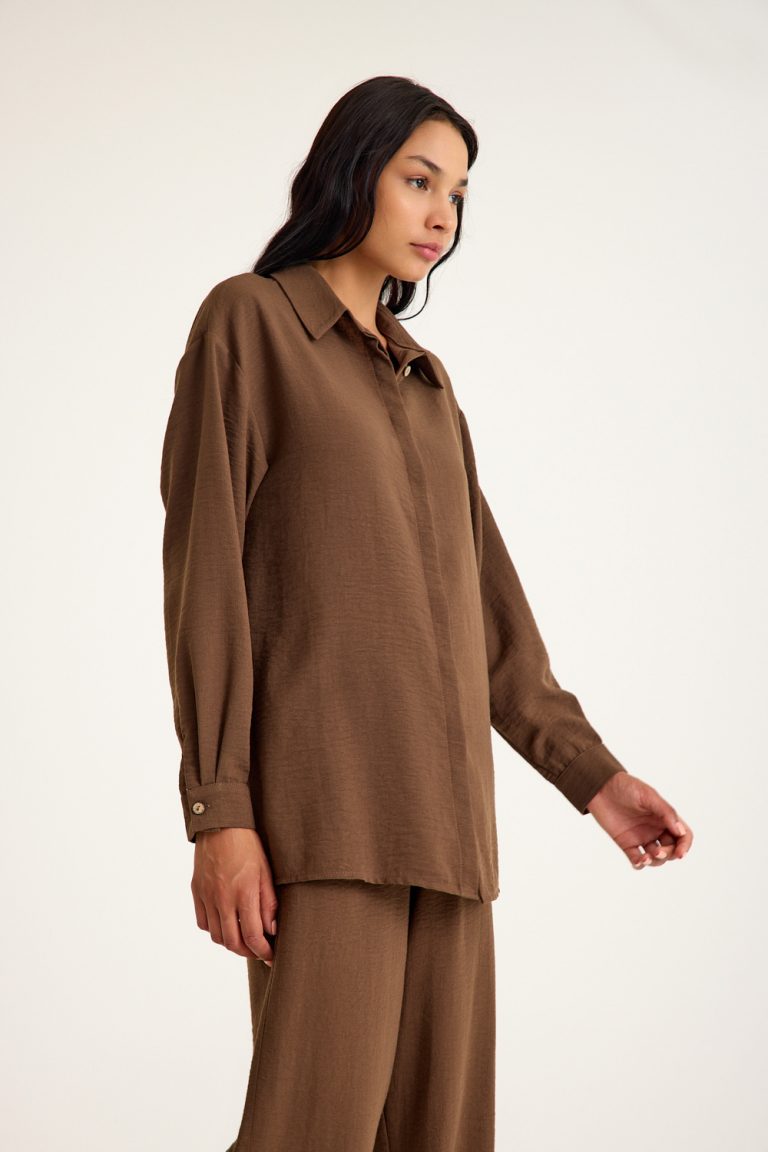 Mizalle Keten Dokulu Yazlık Rahat Kesimli Kahverengi Gömlek - Mizalle