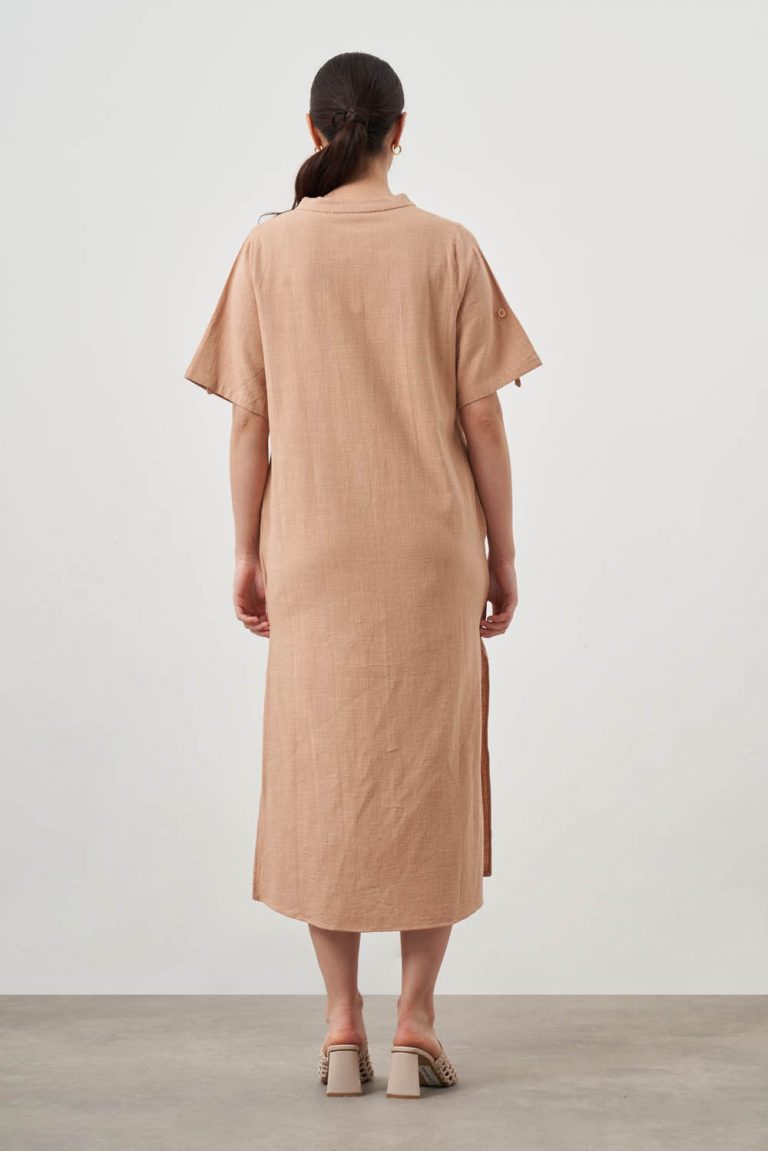 Mizalle Hakim Yaka Keten Görünümlü Camel Kısa Kollu Uzun Yazlık Elbise - Mizalle