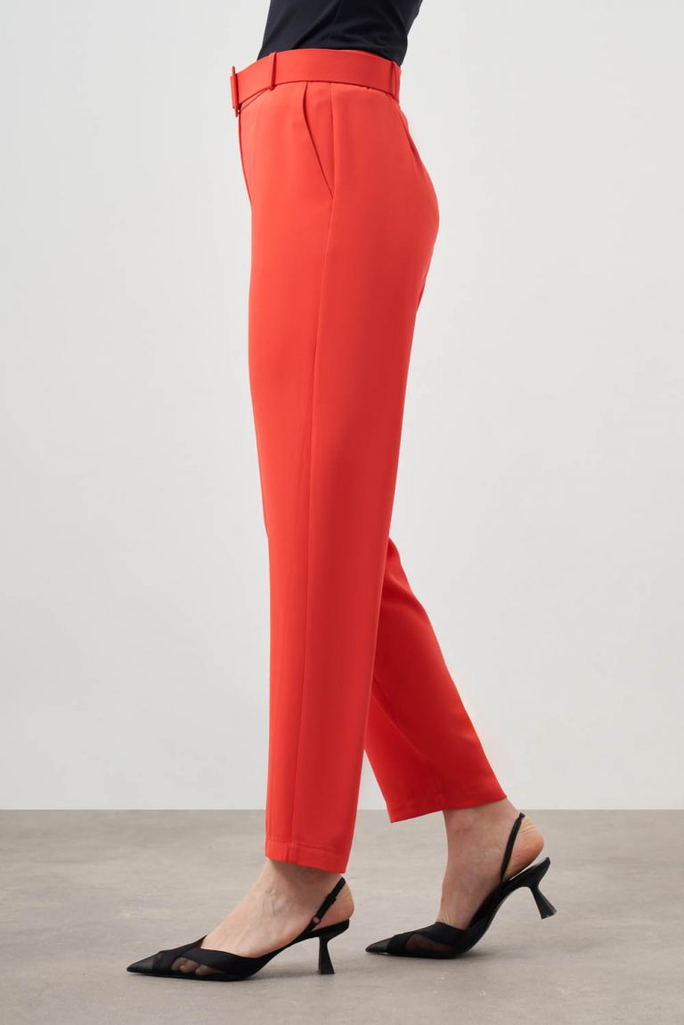 Mizalle Kemerli Klasik Nar Çiçeği Kumaş Pantolon - Mizalle