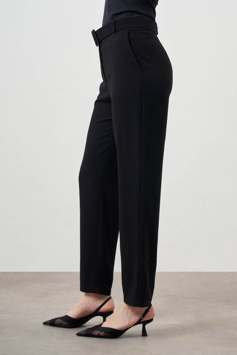 Mizalle Kemerli Klasik Siyah Kumaş Pantolon - Mizalle