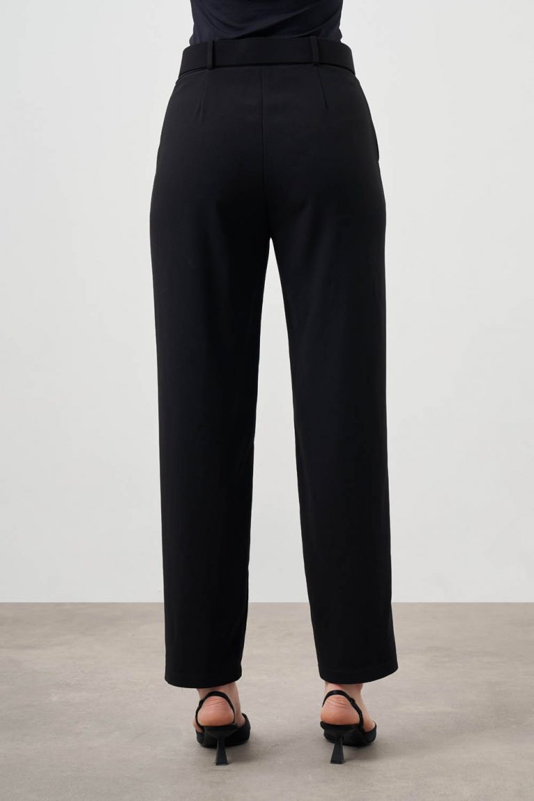 Mizalle Kemerli Klasik Siyah Kumaş Pantolon - Mizalle